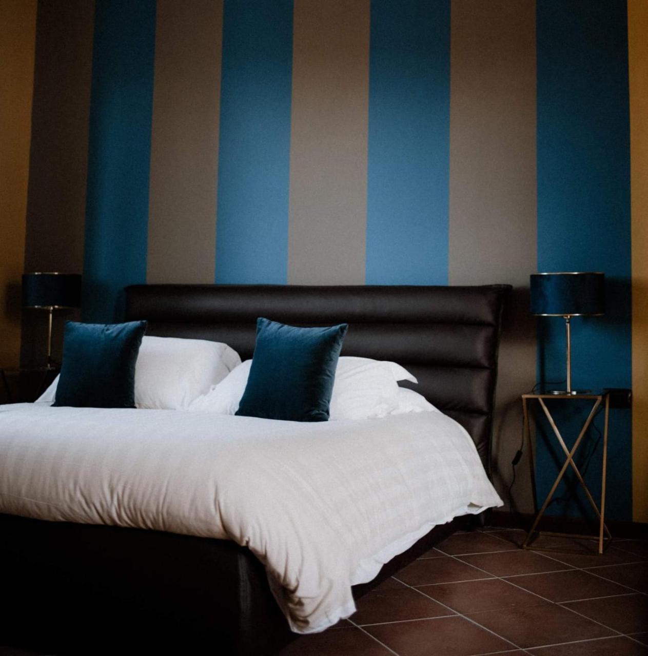 Panoramic Villa Garassino - Country Rooms And Fine Restaurant Treiso Exterior foto