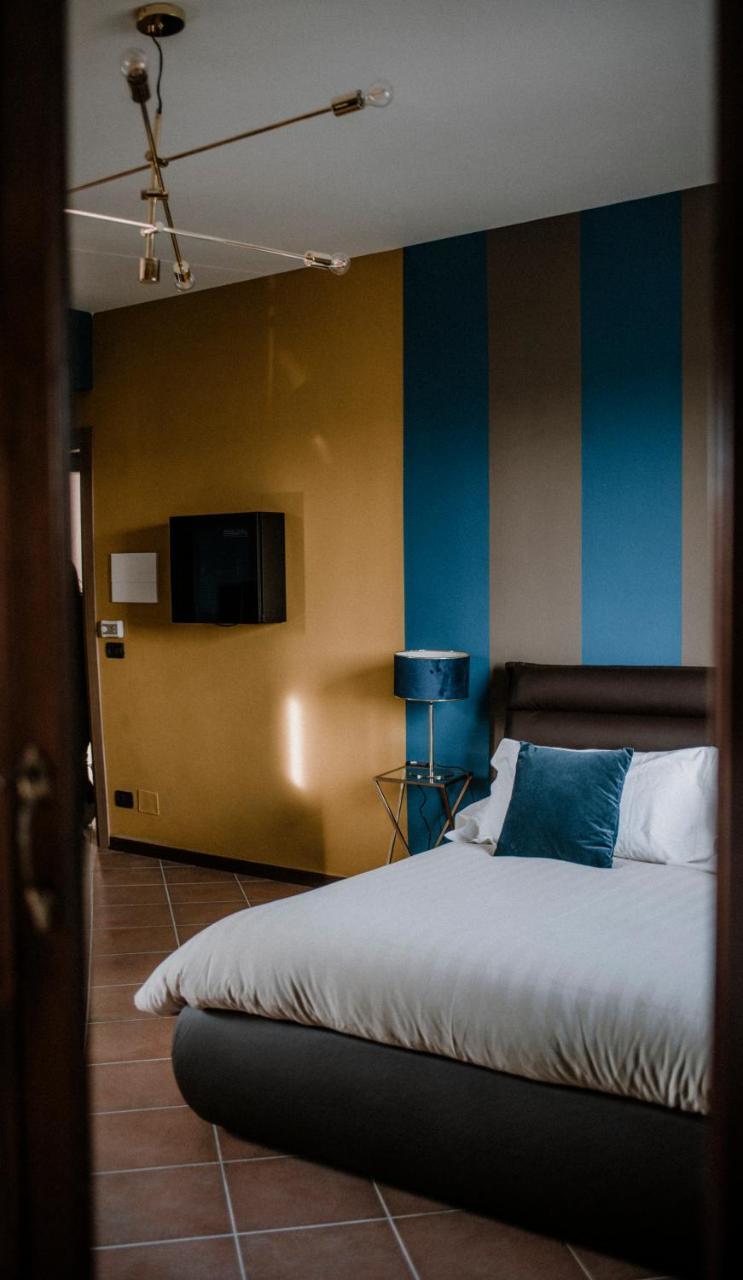 Panoramic Villa Garassino - Country Rooms And Fine Restaurant Treiso Exterior foto