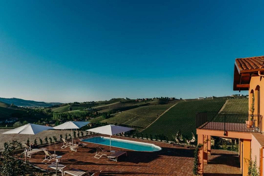 Panoramic Villa Garassino - Country Rooms And Fine Restaurant Treiso Exterior foto